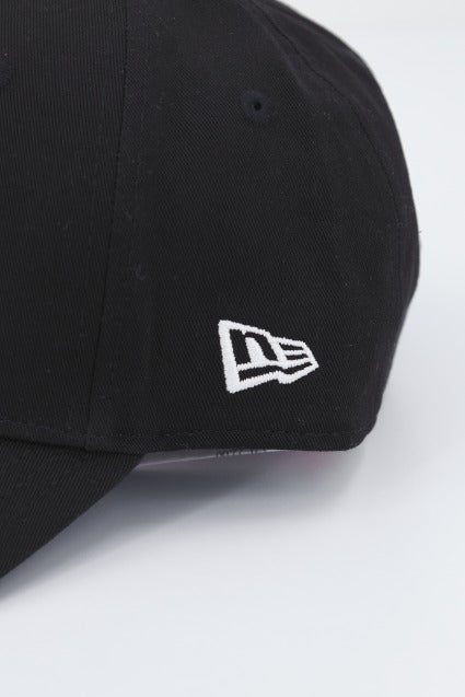 NEW ERA LEAG BASIC NEYYAN en color BLACKWHT (4)