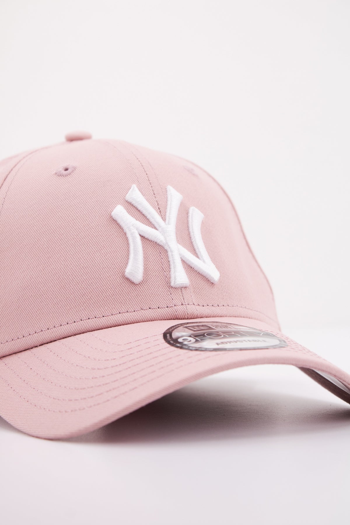 NEW ERA LEAGUE ESSENTIAL FO en color PSTLPINK (4)