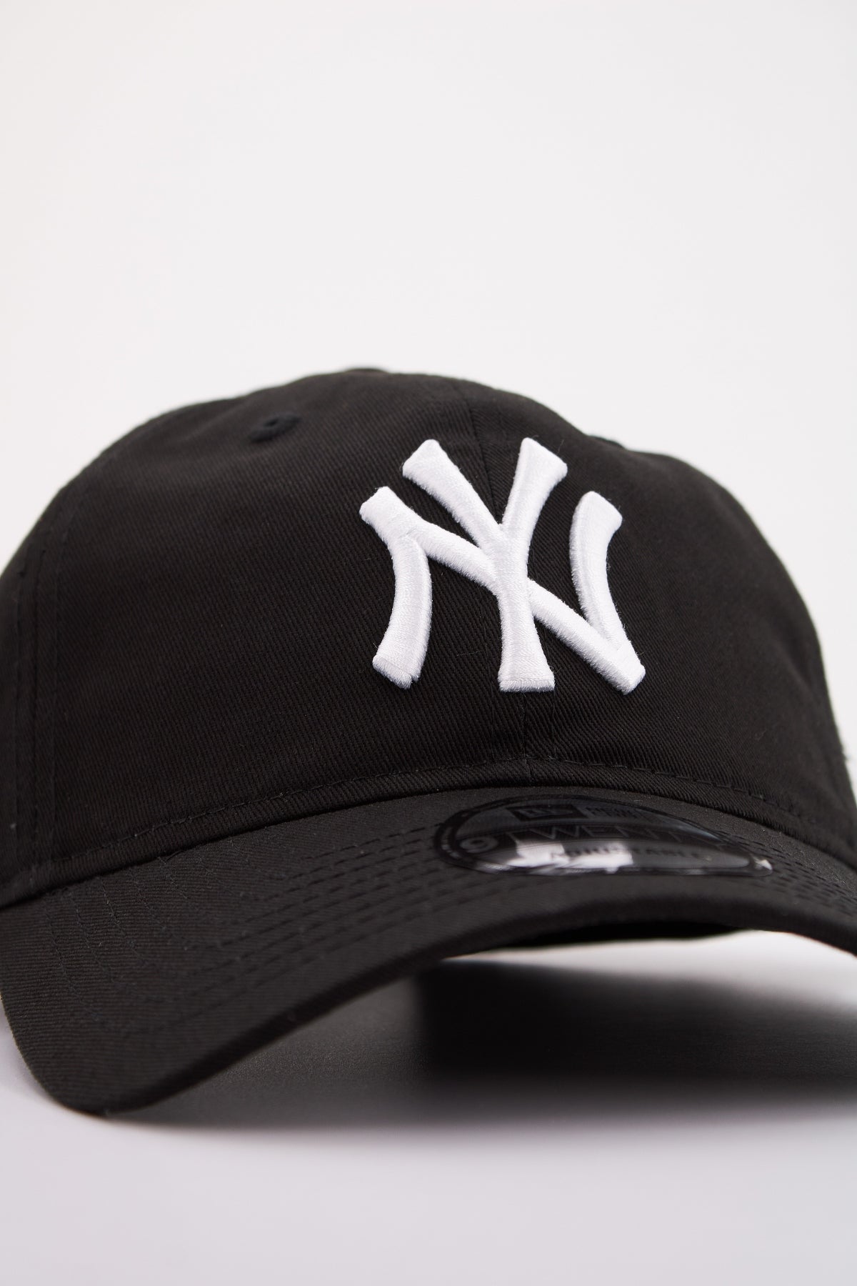 NEW ERA LEAGUE ESS TWENTY en color BLACK (4)