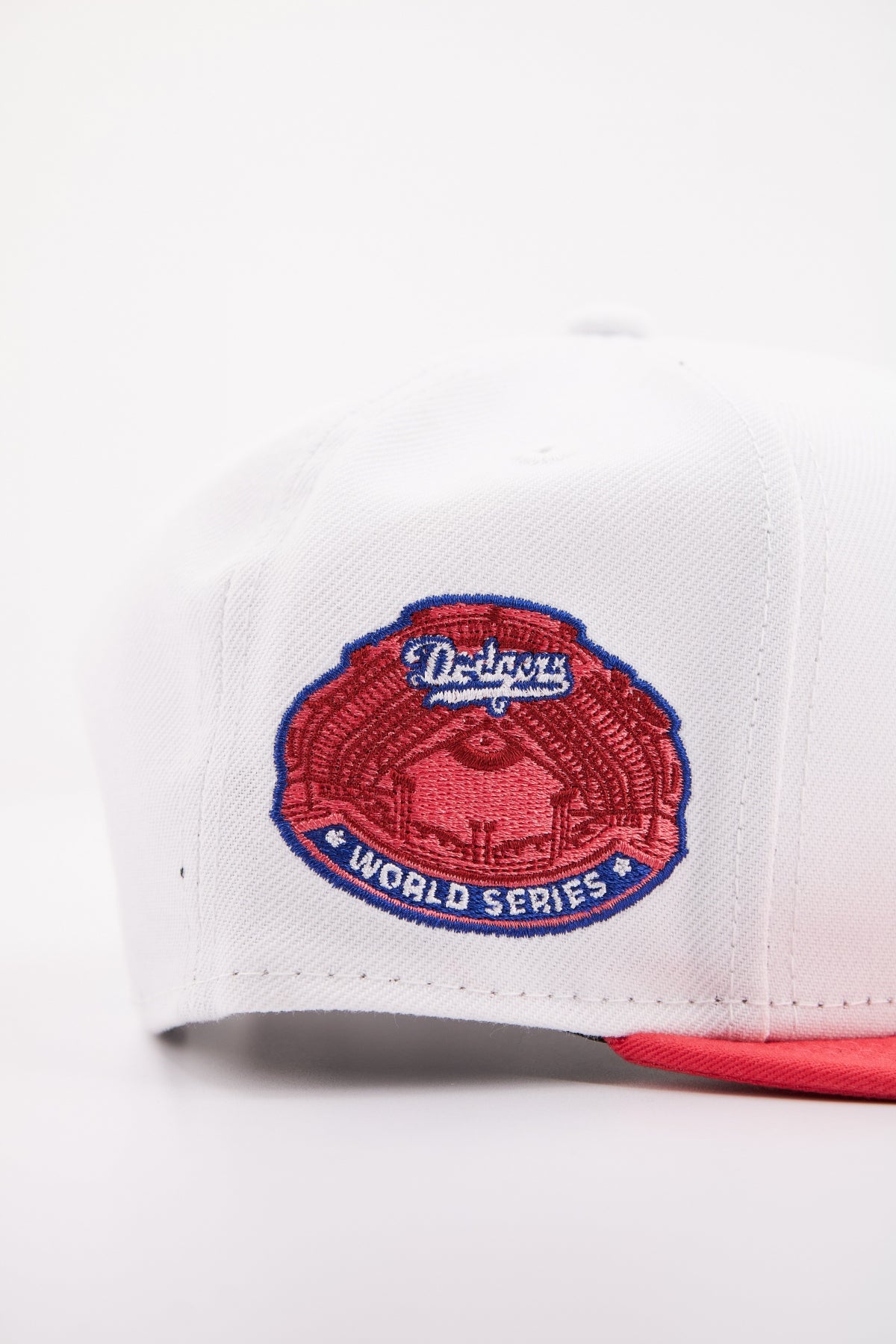 NEW ERA MLB FLORAL FIFTY LO en color WHITE (4)