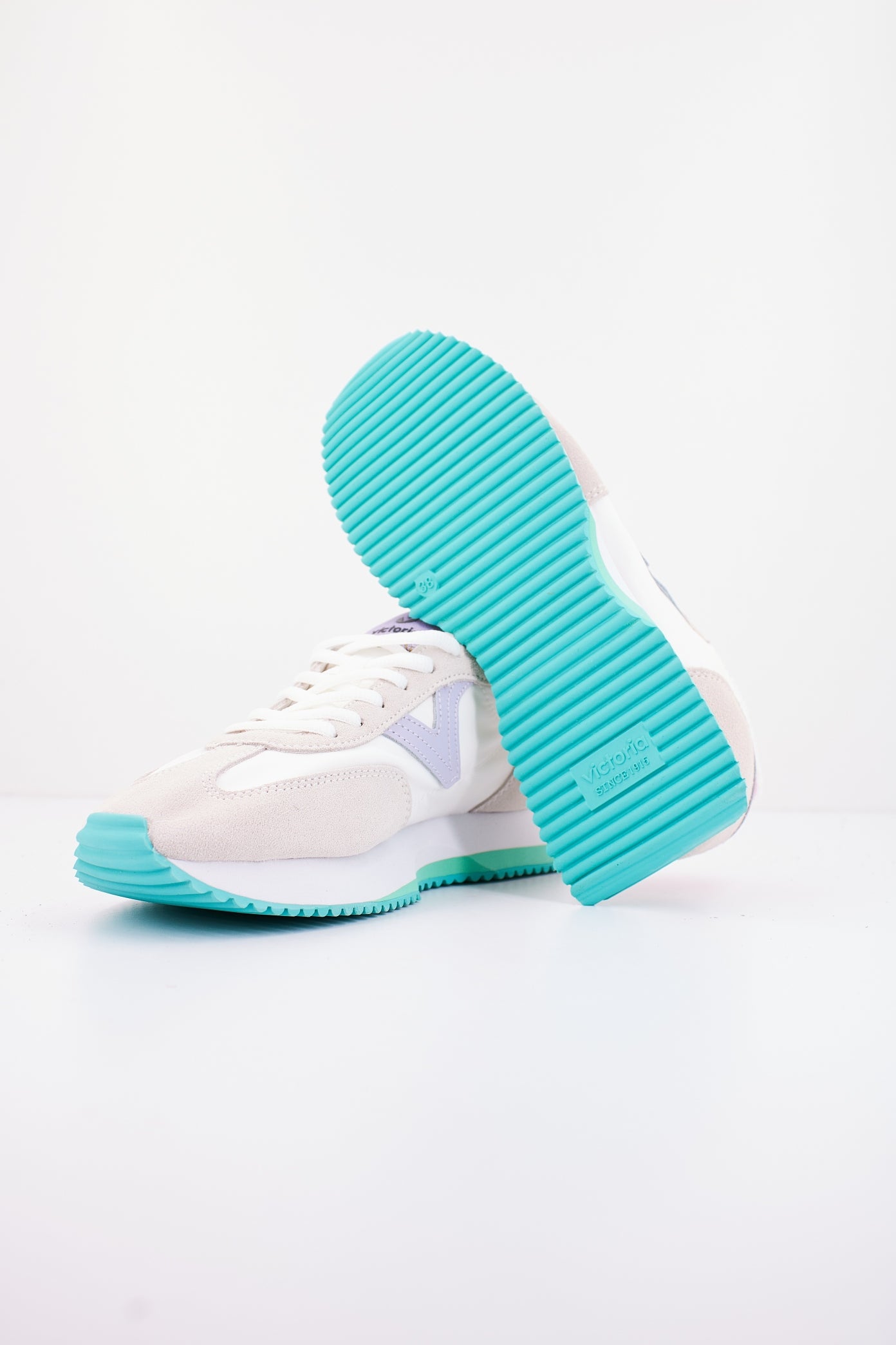 VICTORIA COSMOS SERRAJE & NYL en color GRIS (4)