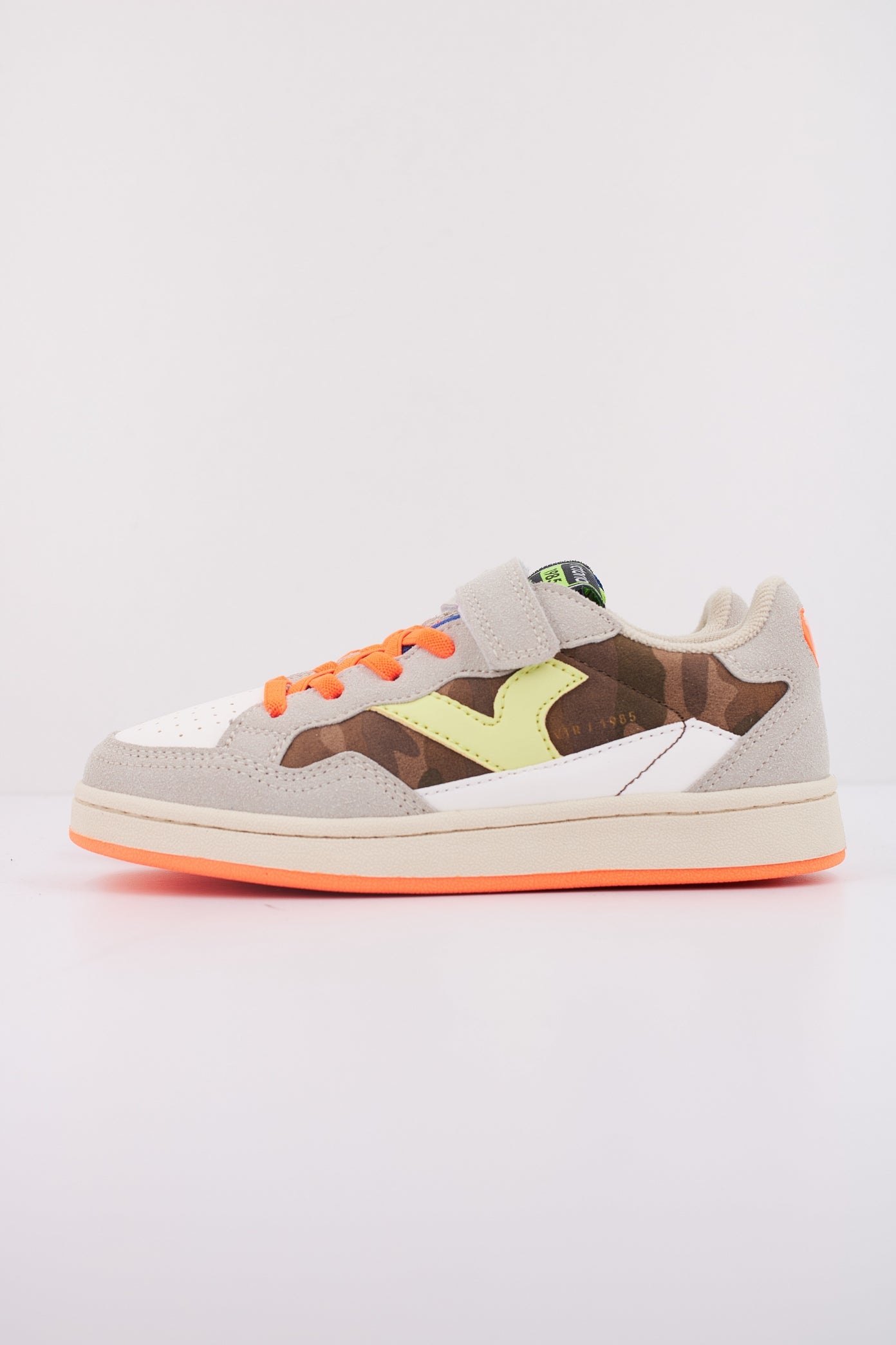 VICTORIA SMASH KID FUNN en color KAKI (1)