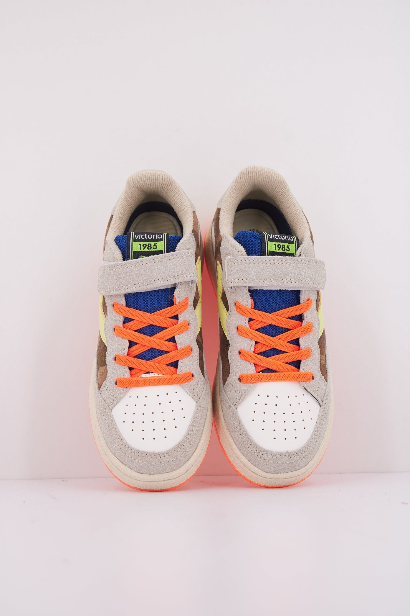VICTORIA SMASH KID FUNN en color KAKI (3)