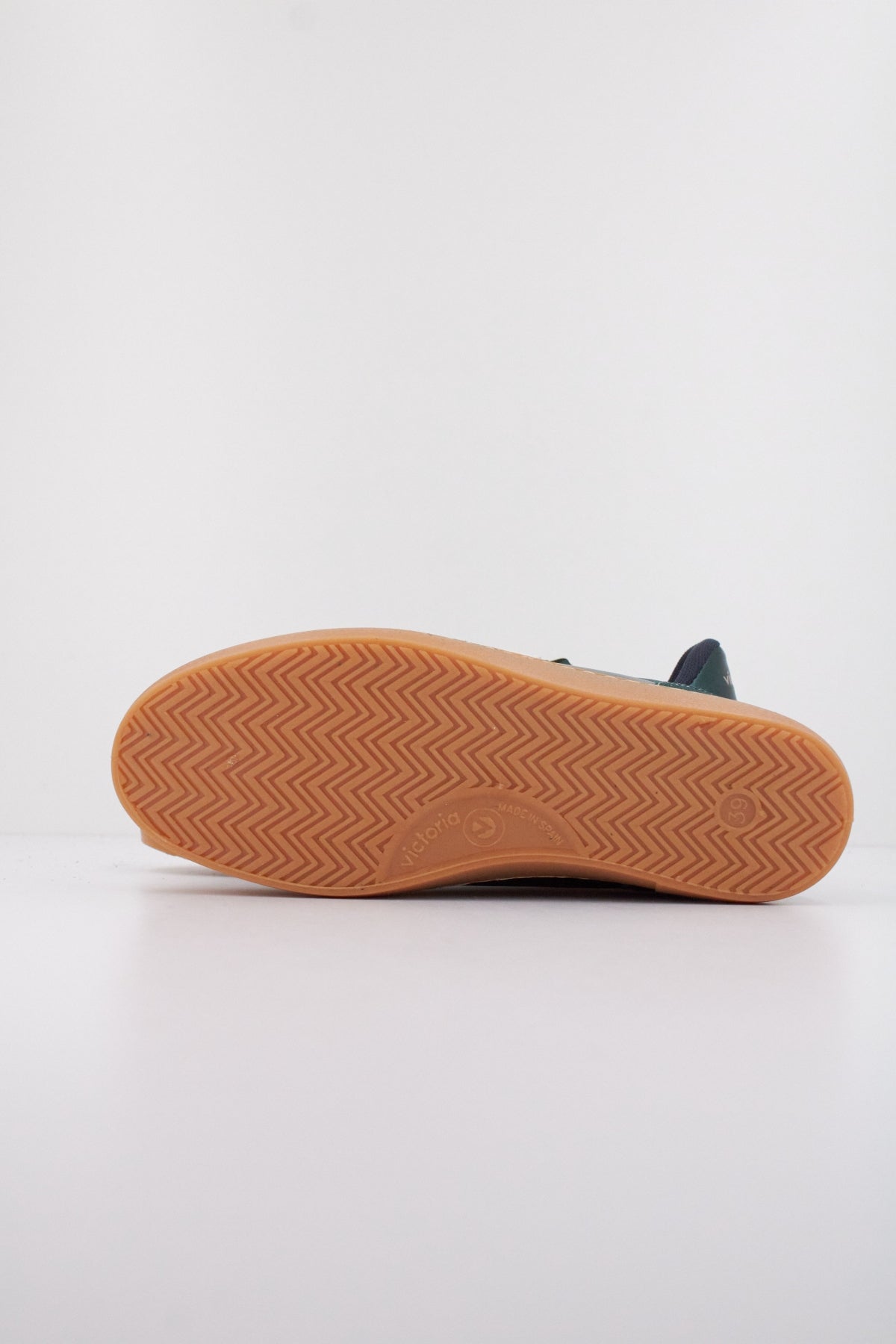 VICTORIA BERLIN METAL en color BOTELLA (5)