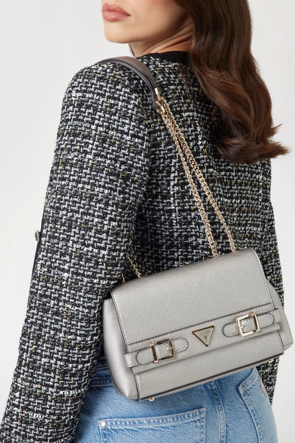 GUESS ECO ALI CONVERTIBLE en color PEW (4)