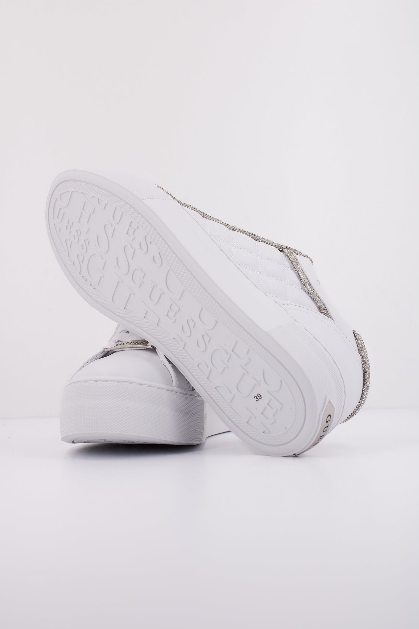 GUESS GRATEA en color WHITE (5)