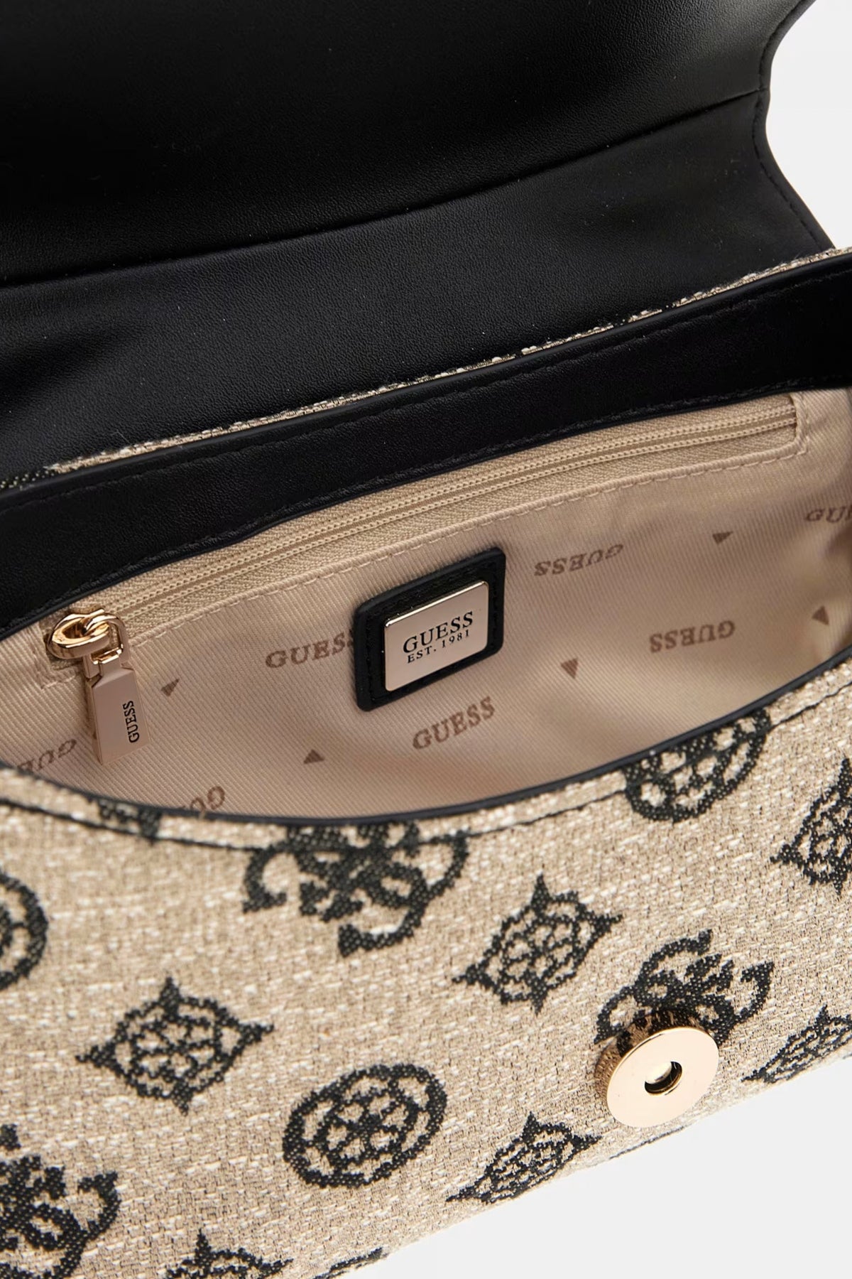 GUESS BEYZA FLAP SHOULDER en color BLO (4)