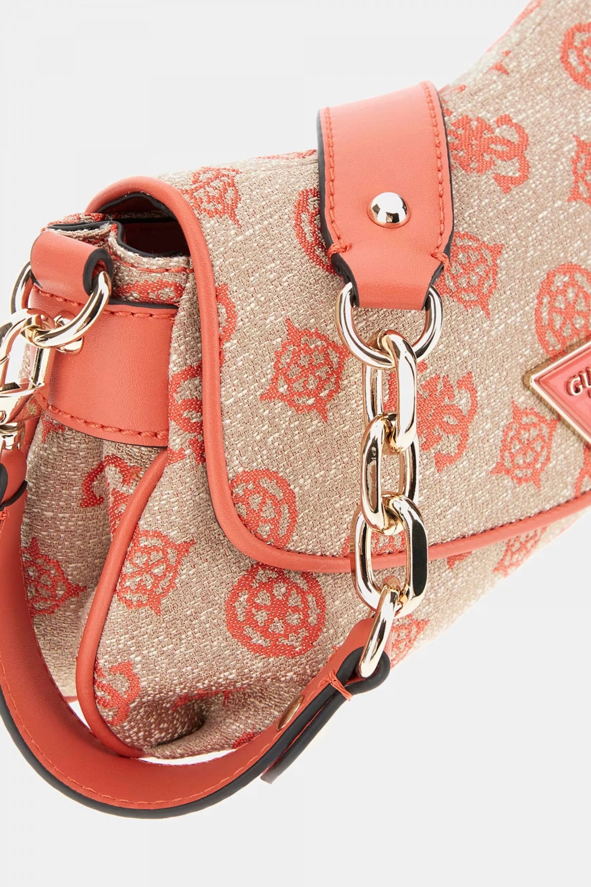 GUESS BEYZA FLAP SHOULDER en color CGL (4)