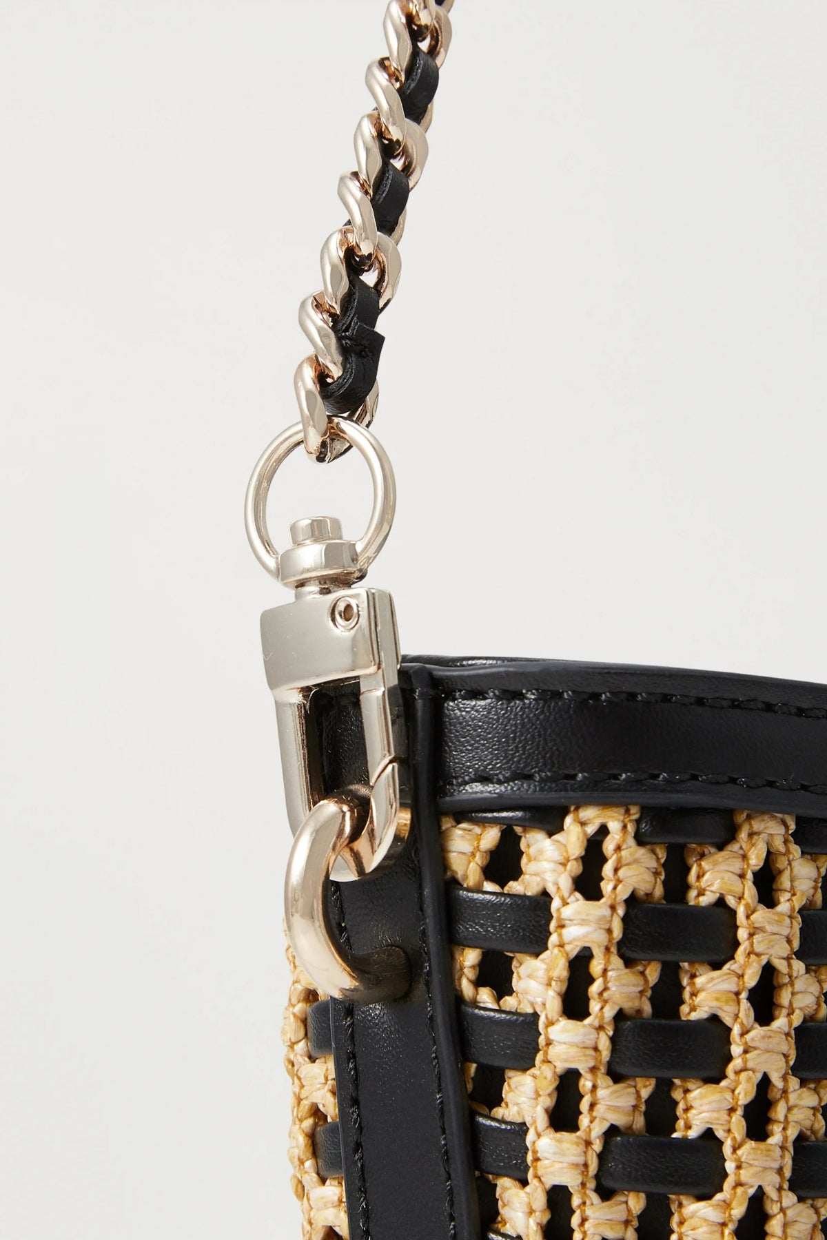 GUESS ATALIA TOTE en color NTB (4)