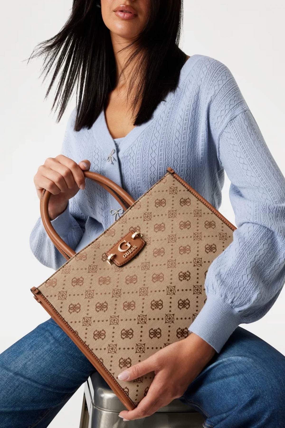 GUESS HWJP TOTE en color LTL (4)