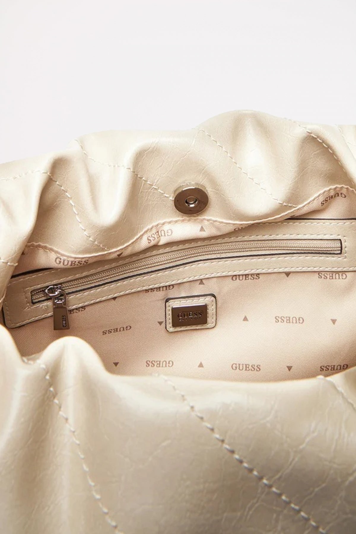 GUESS HWMY en color SIT (4)