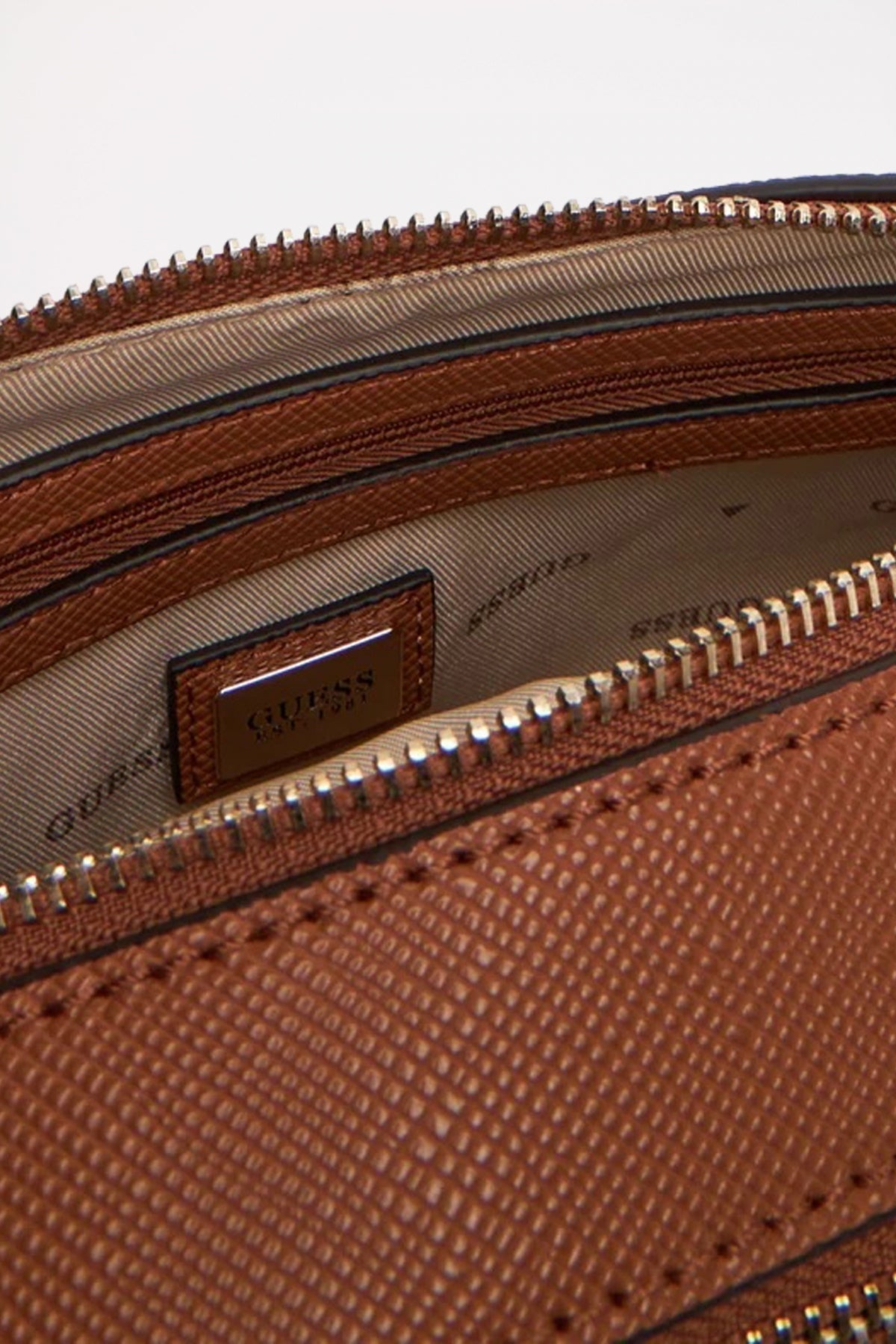 GUESS NOELLE II CROSSBODY en color LGC (4)