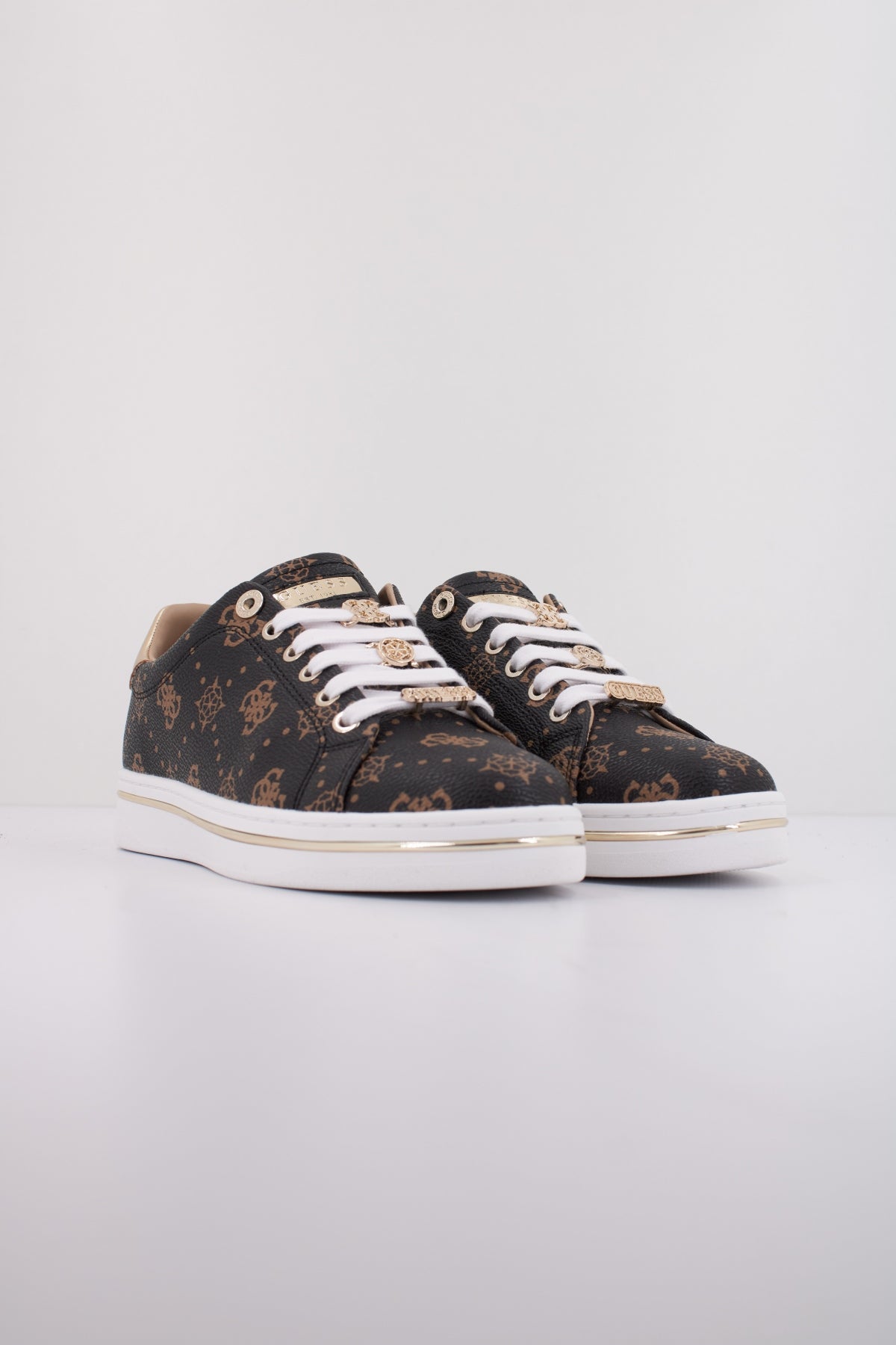 GUESS FLTSS FAL en color BLKBR (2)