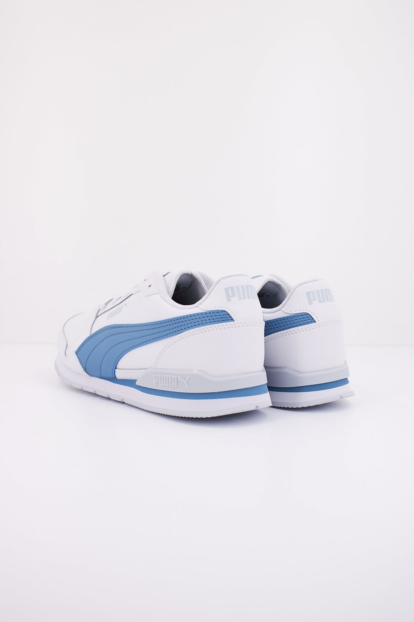 PUMA ST RUNNER V en color BLUE (4)