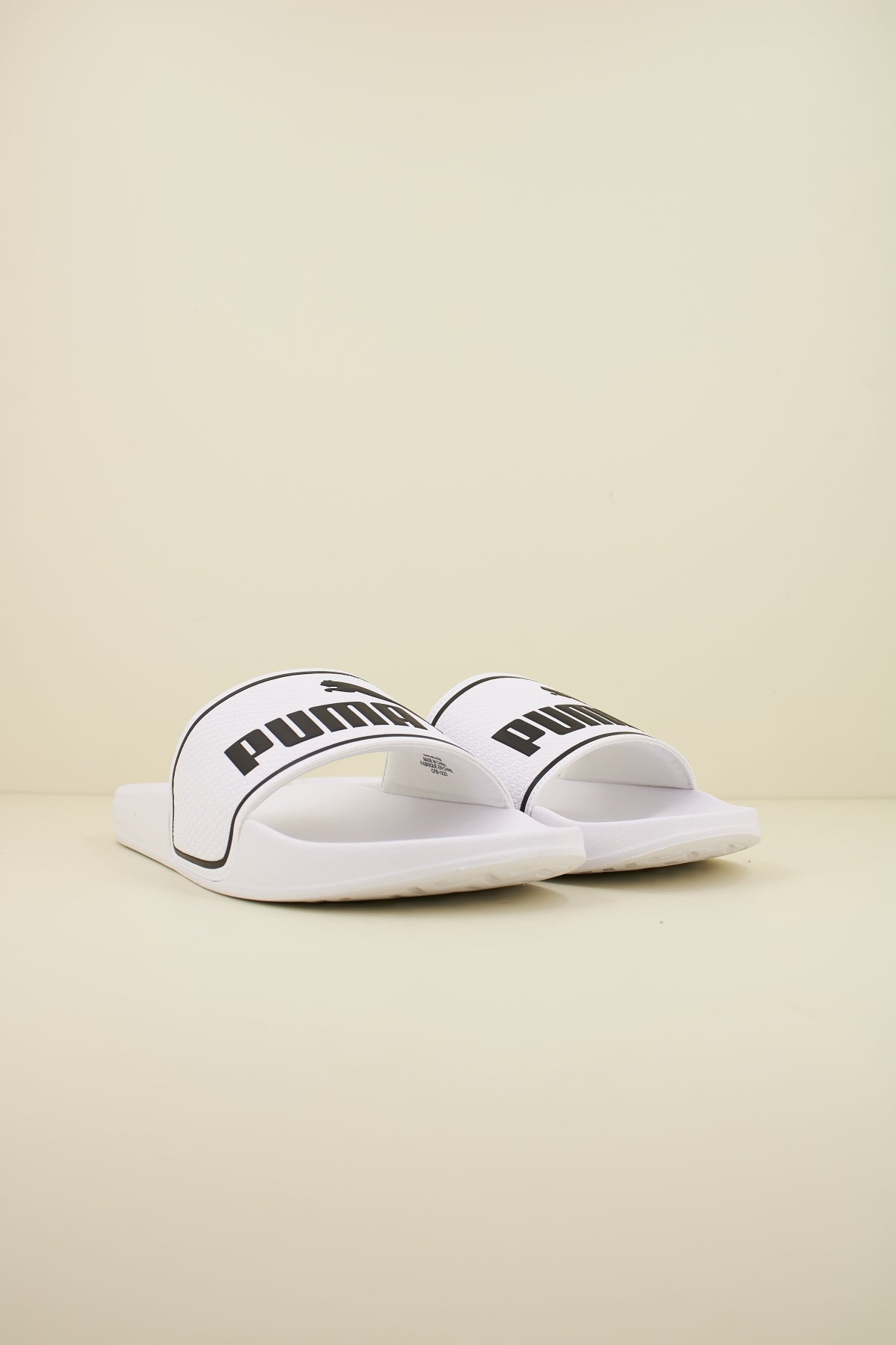 PUMA LEADCAT . en color BLACK (2)