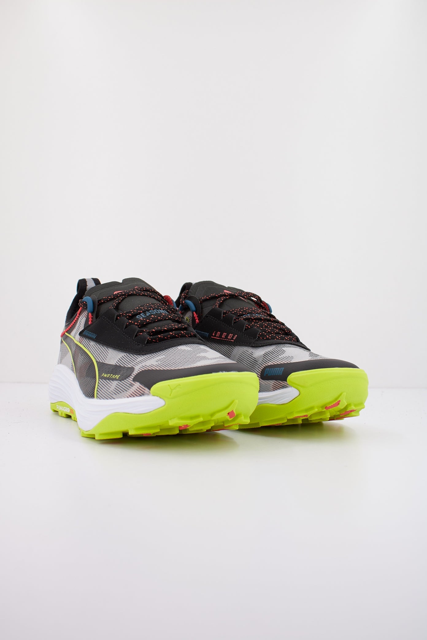 PUMA VOYAGE NITRO en color BLKLM (2)