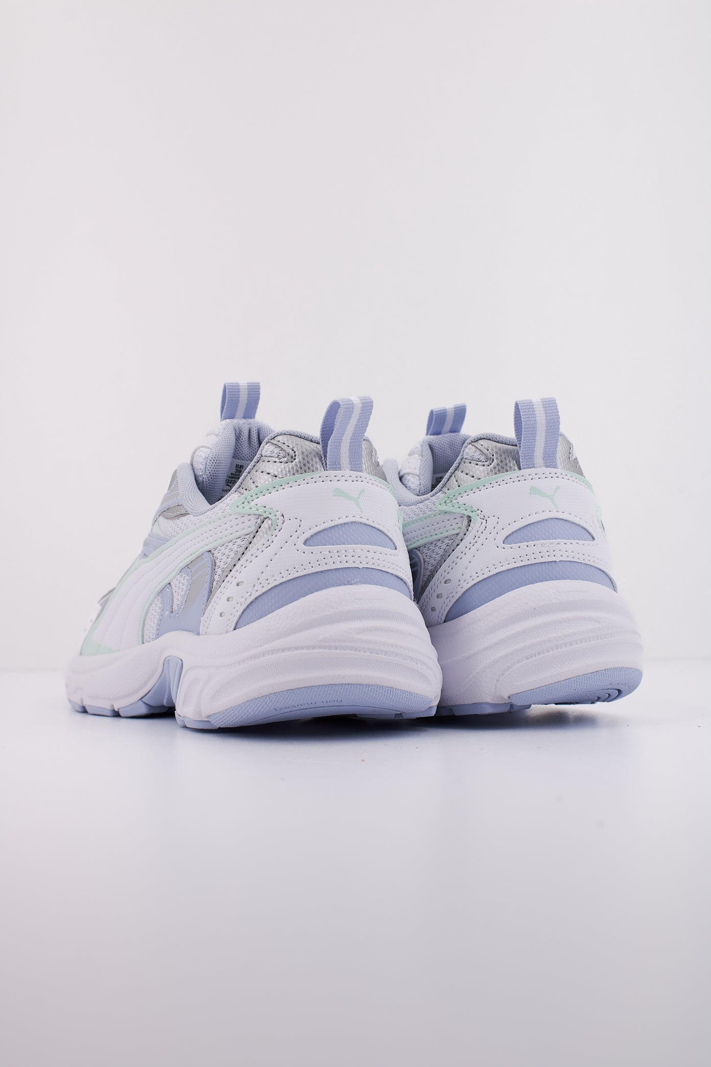 PUMA MILENIO TECH en color WHTBLU (4)