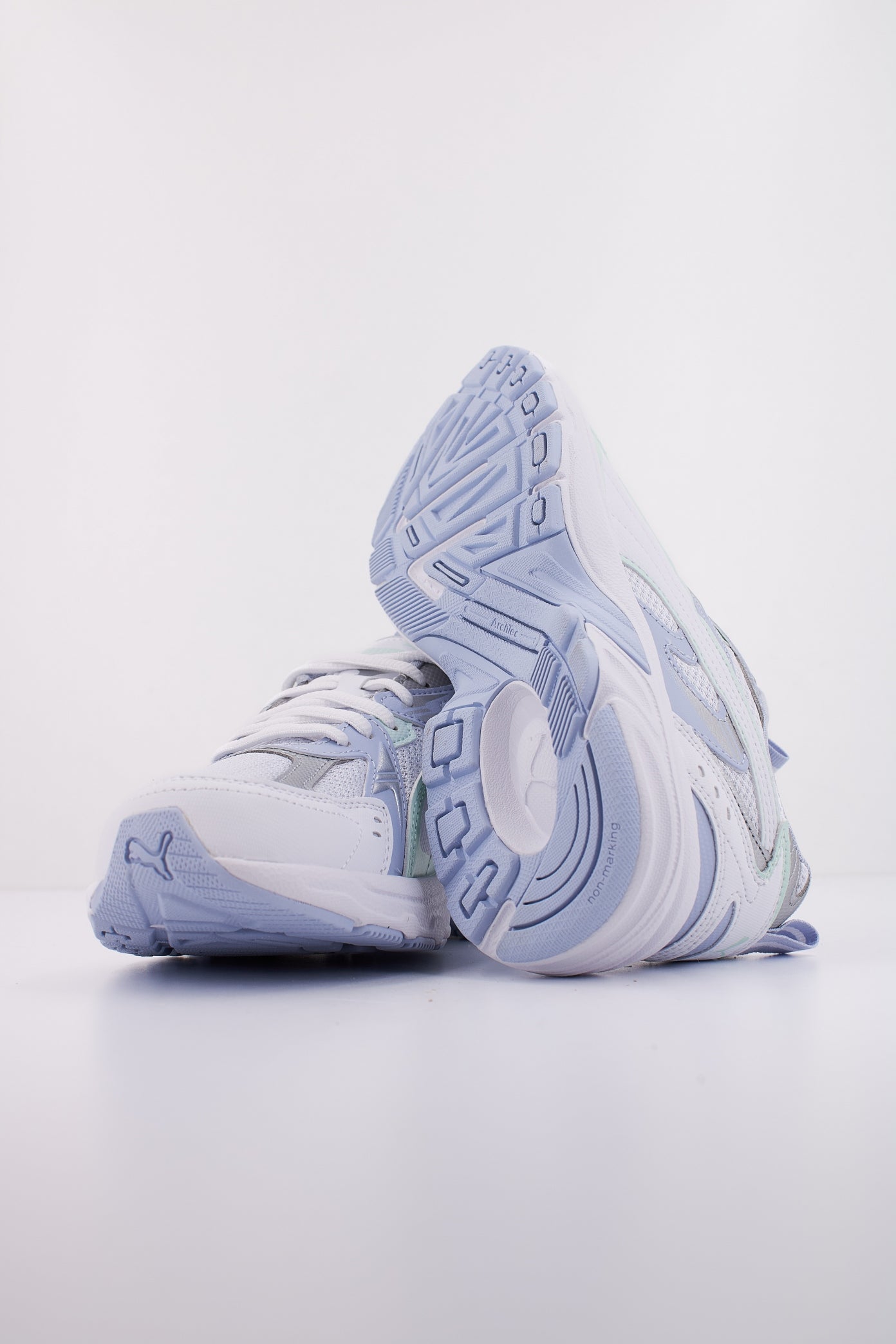 PUMA MILENIO TECH en color WHTBLU (5)