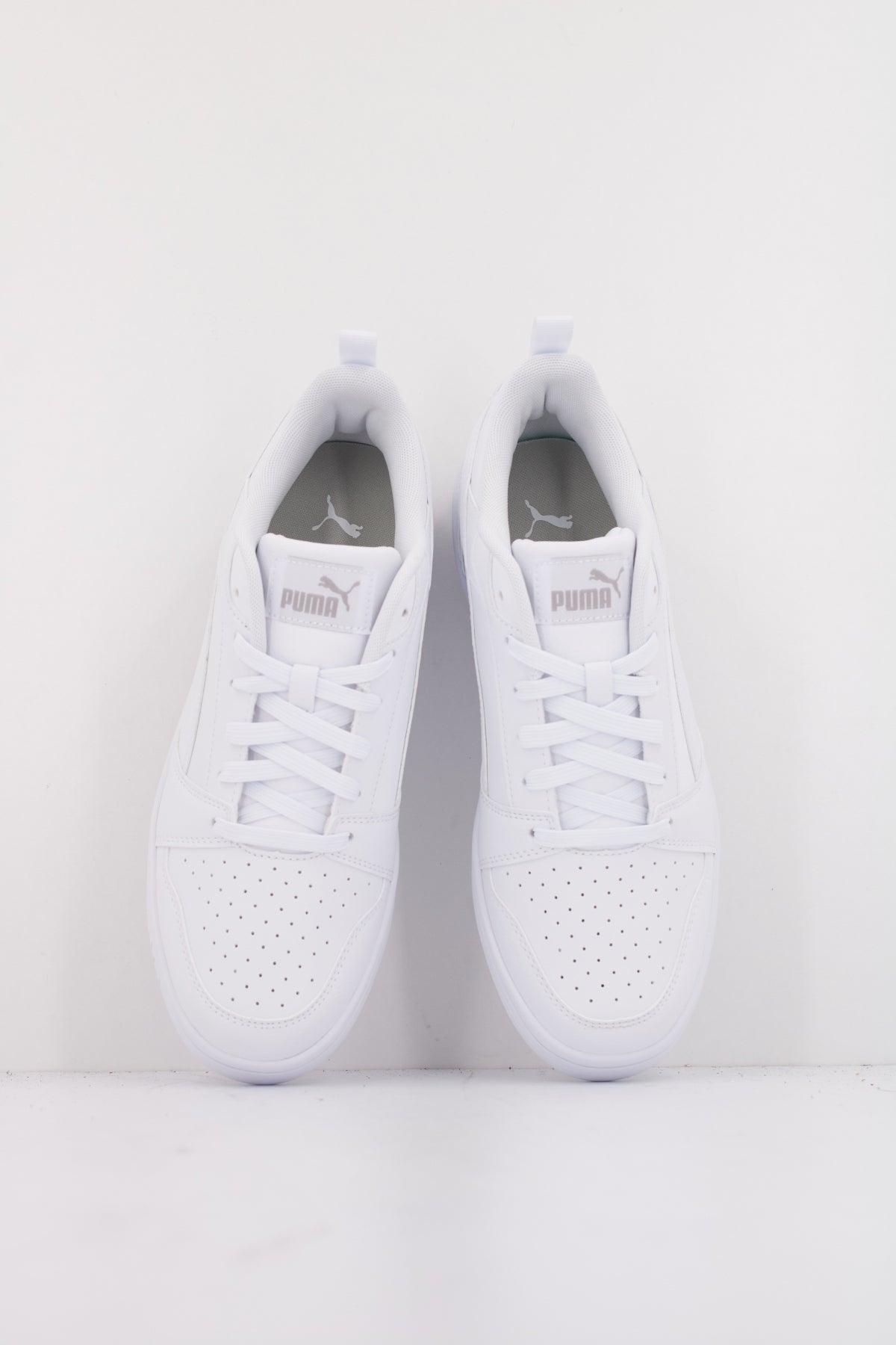 PUMA REBOUND V LOW en color WHITE (3)