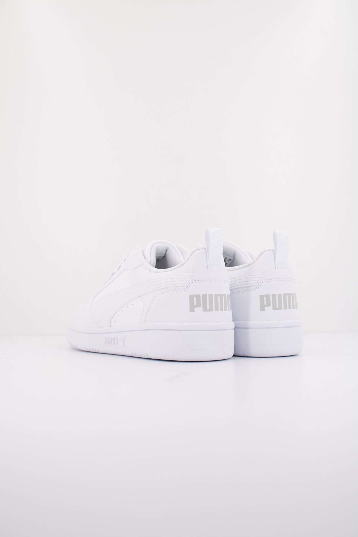 PUMA REBOUND V LOW en color WHITE (4)