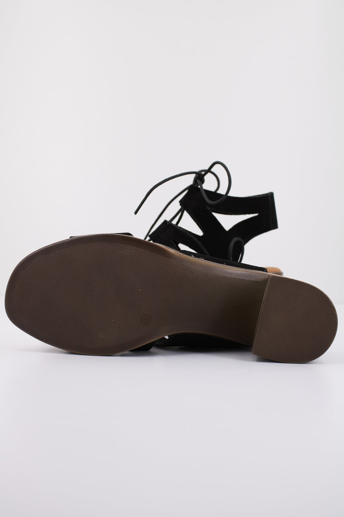 CHIKA NEW GOTICA en color NEGRO (4)