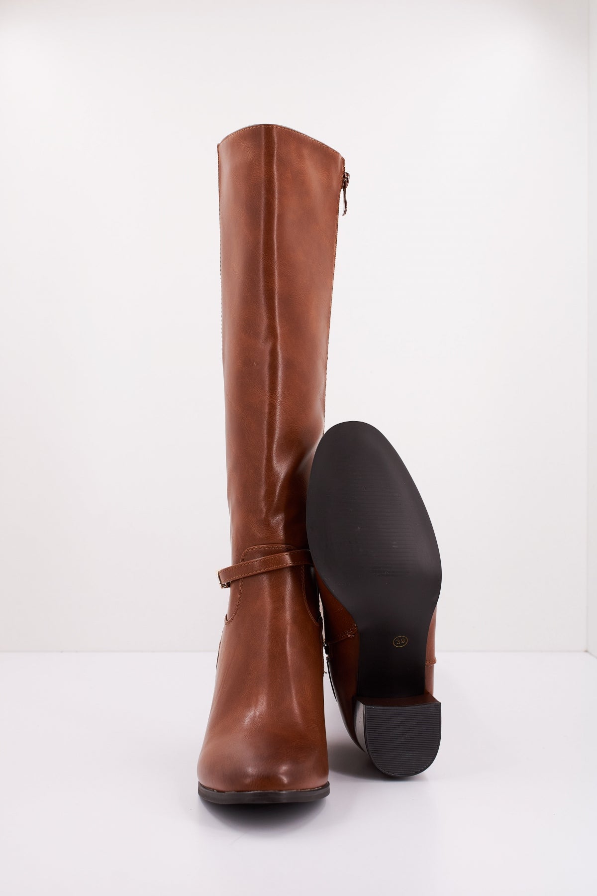 CHIKA CAYETANA en color CUERO (5)