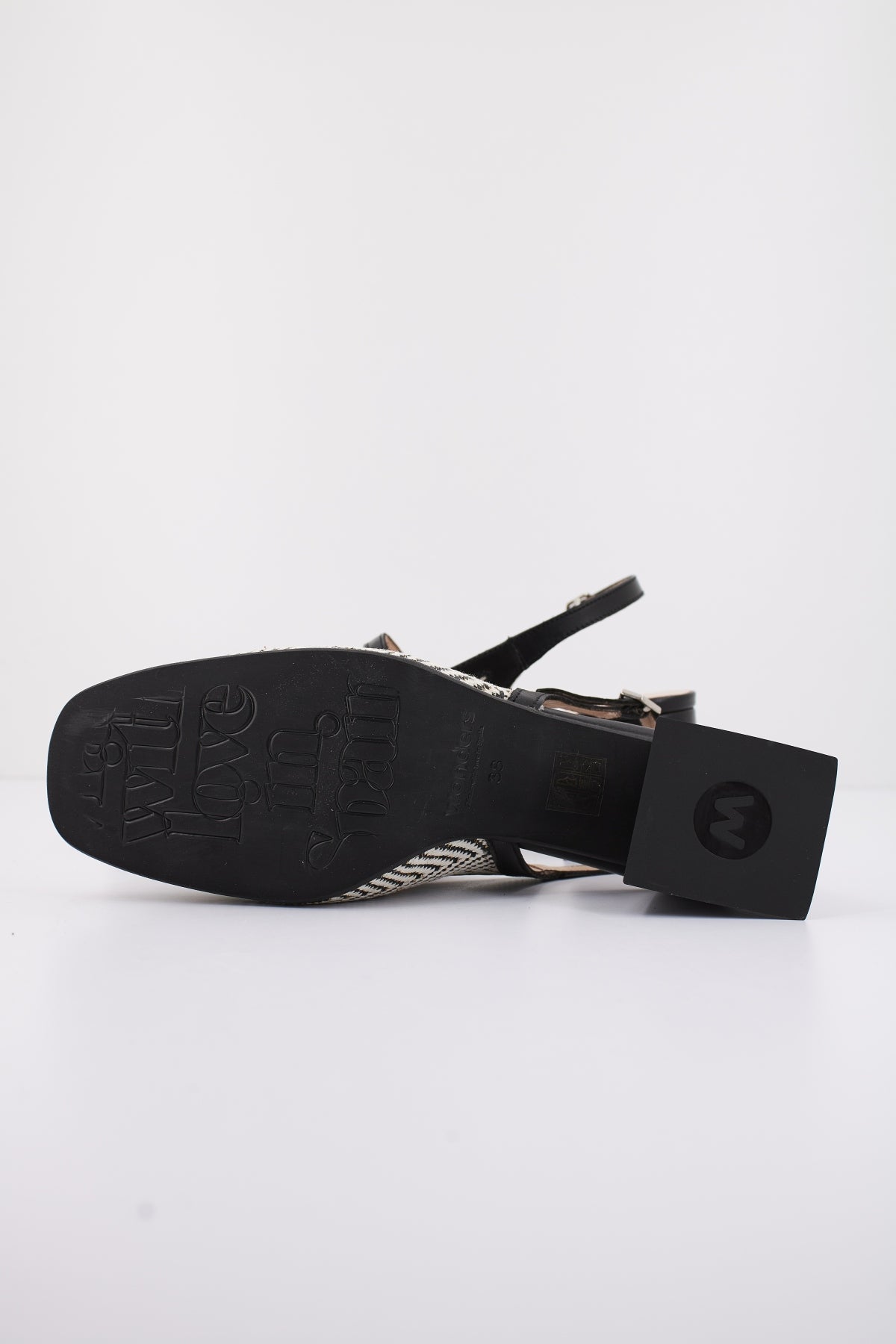 WONDERS H en color NEGRO (4)