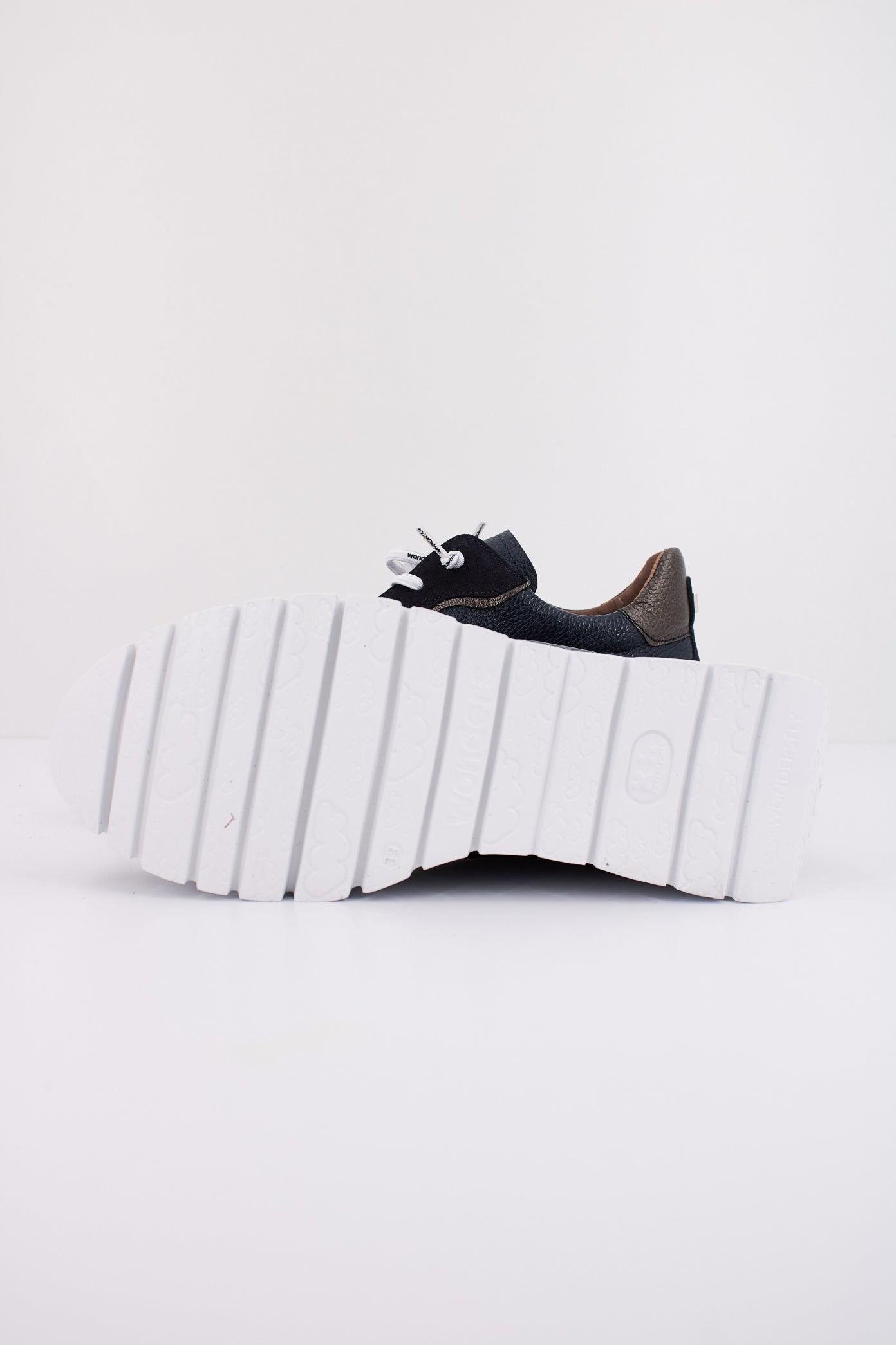 WONDERS A en color NCHNCH (5)