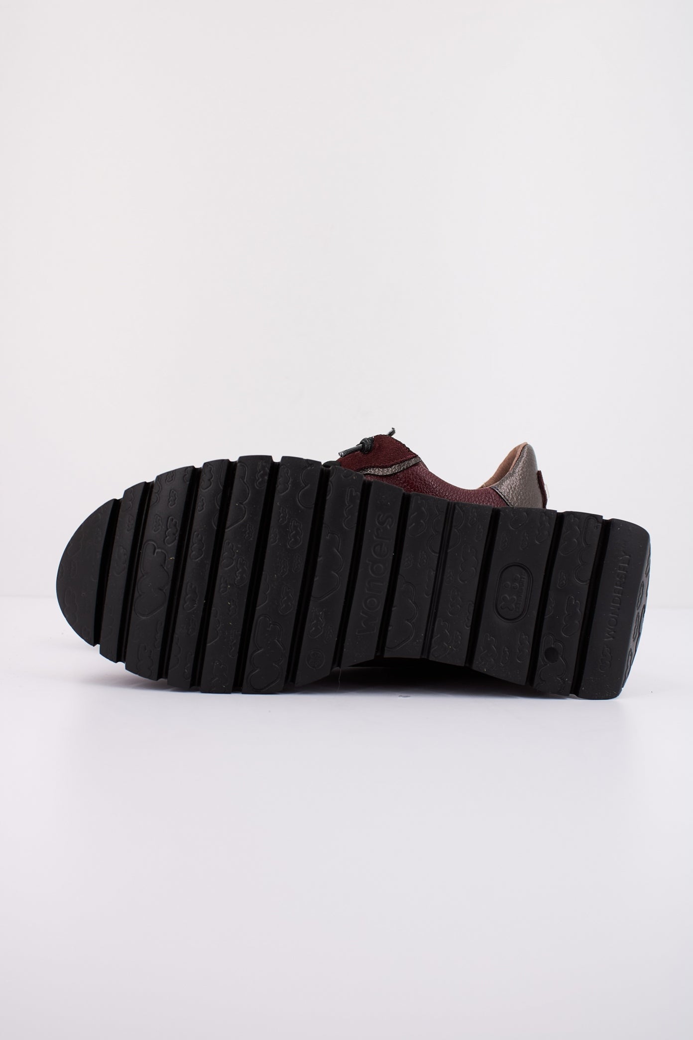 WONDERS A en color VNPLMO (5)