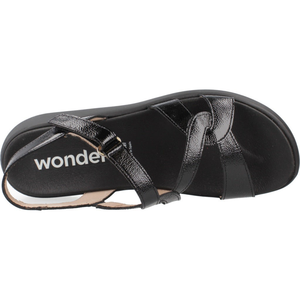 WONDERS C en color NEGRO (7)