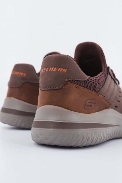 SKECHERS DELSON . EZRA en color CDB (3)