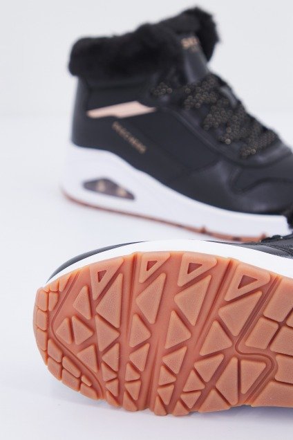 SKECHERS UNO COZY ON AIR en color BKRG (4)