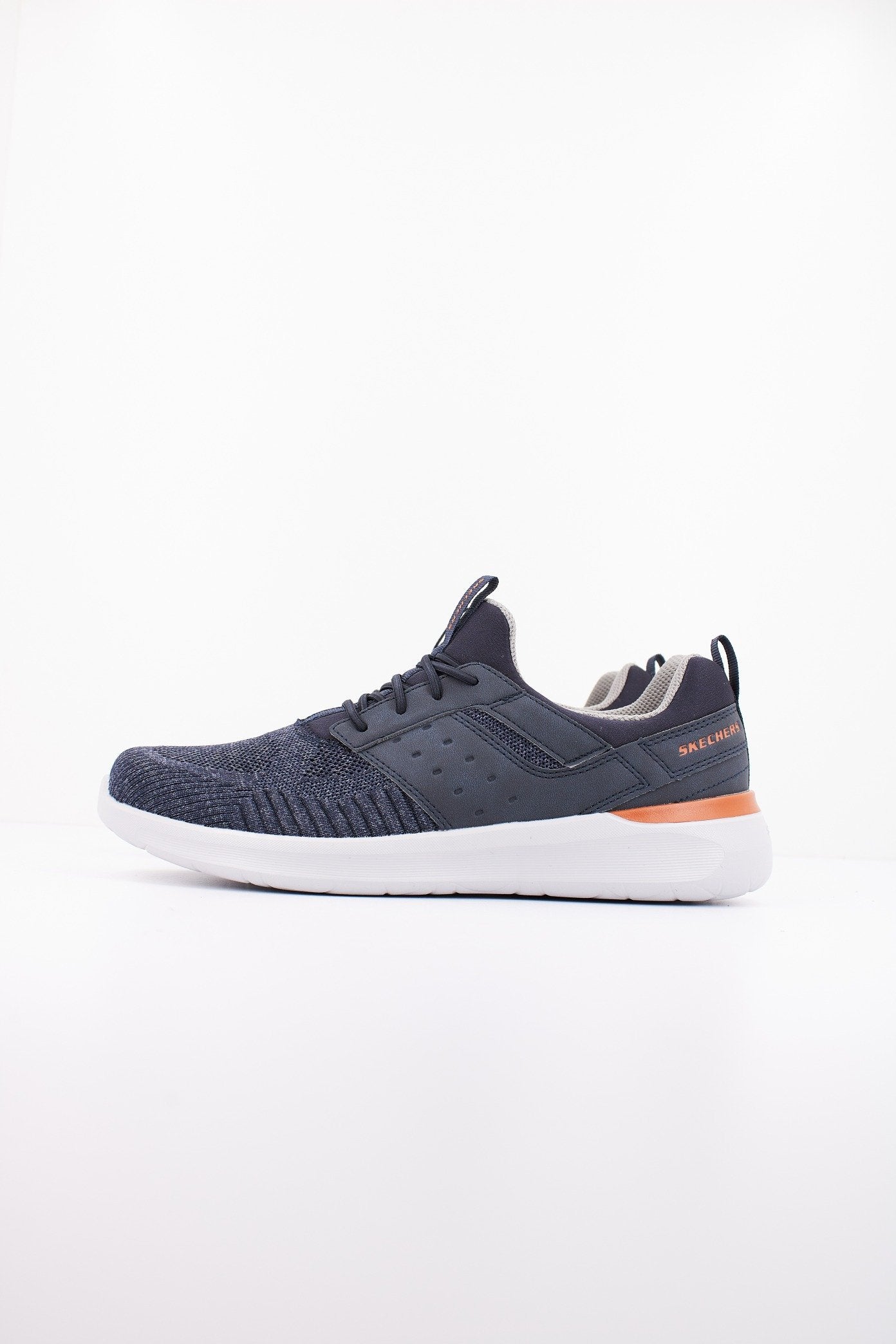 SKECHERS LATTIMORE en color NVY (1)