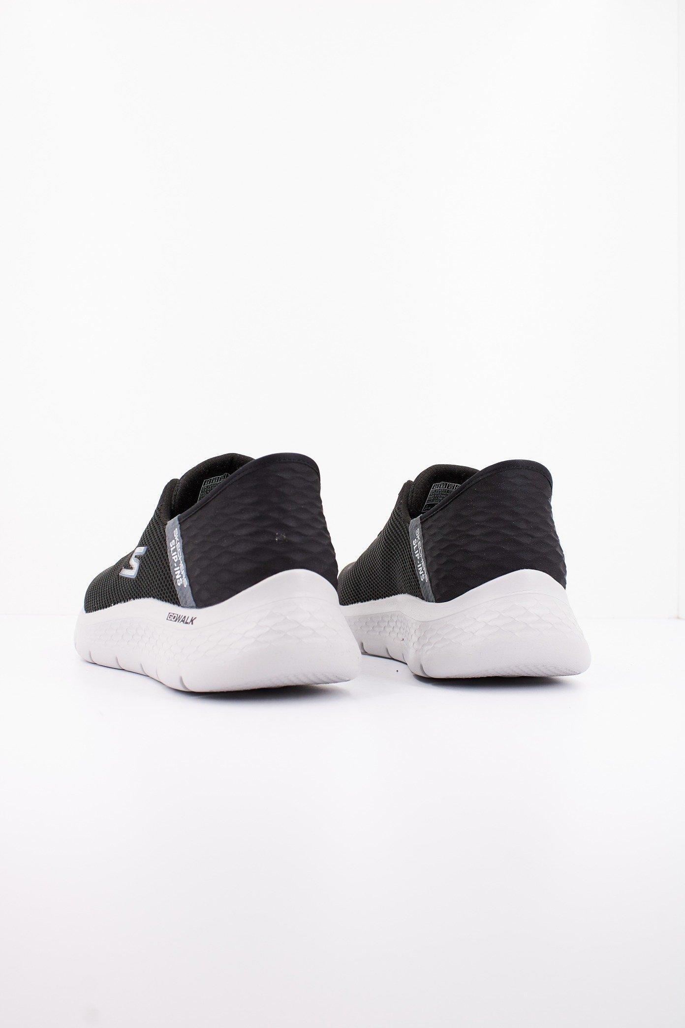 SKECHERS SLIP INS: GO WALK en color BKGY (3)