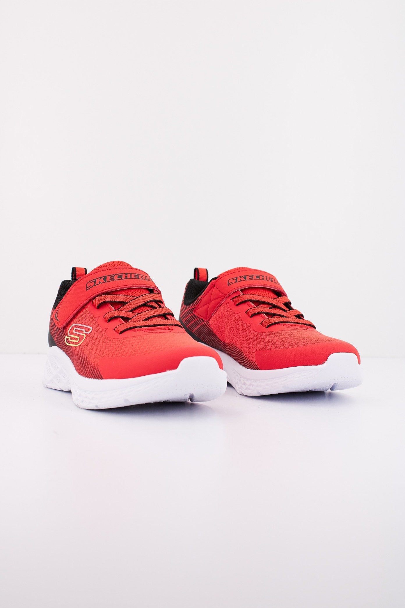 SKECHERS L en color RDBK (2)