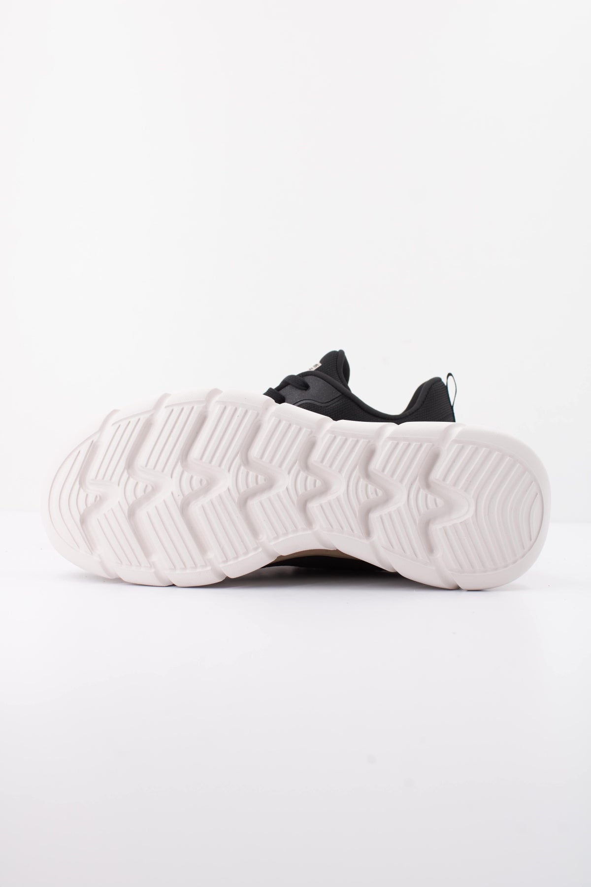 SKECHERS BOBS B FLEX HI FLYIN en color BKGD (5)