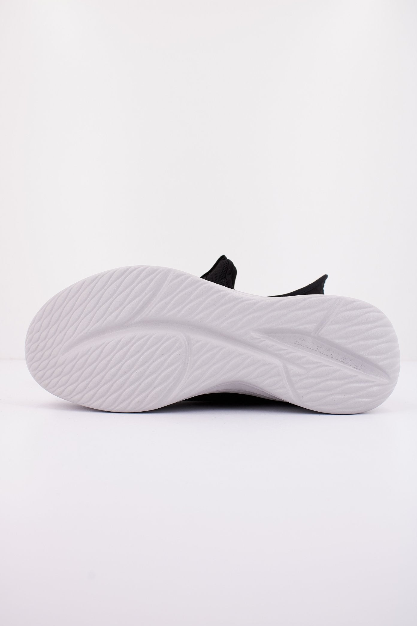 SKECHERS SPLI-INS SLADE en color BLK (4)