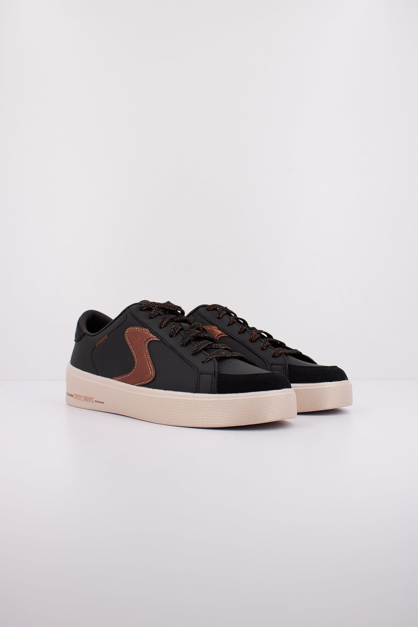 SKECHERS HILAND - QUITE CHIC en color BKBR (2)