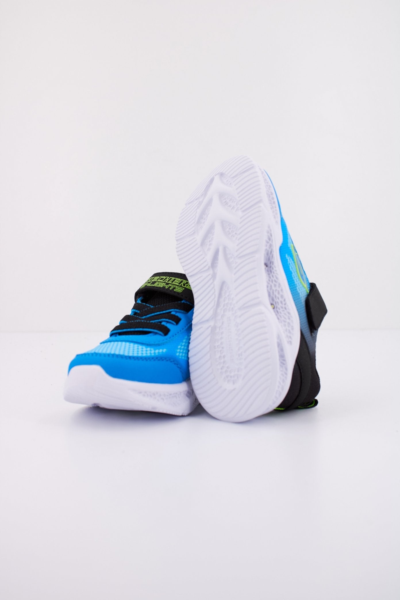 SKECHERS N en color BKBL (5)