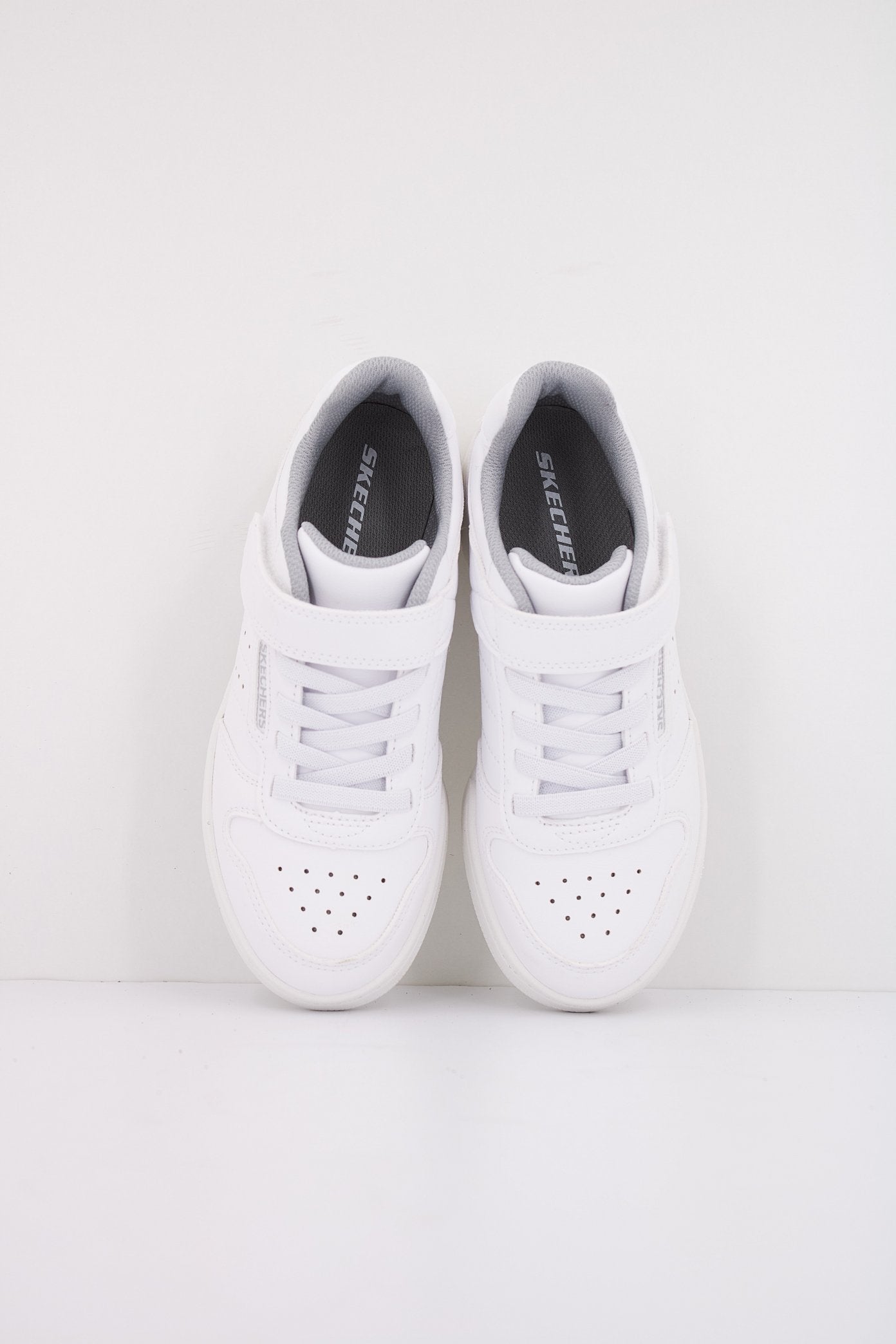 SKECHERS QUICK STREET en color WHT (3)