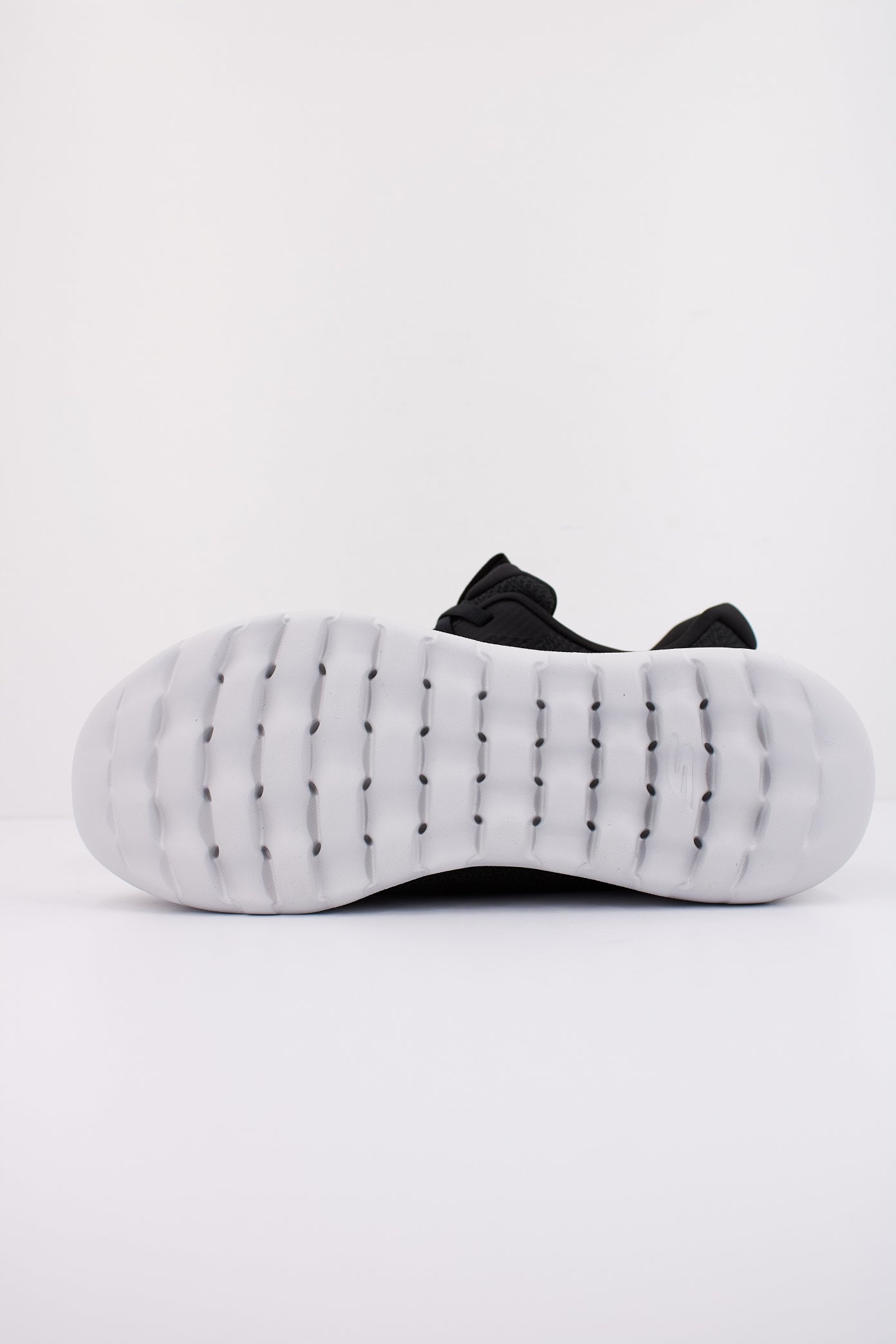 SKECHERS GO WALK MAX - MIDSHO en color BKGY (5)