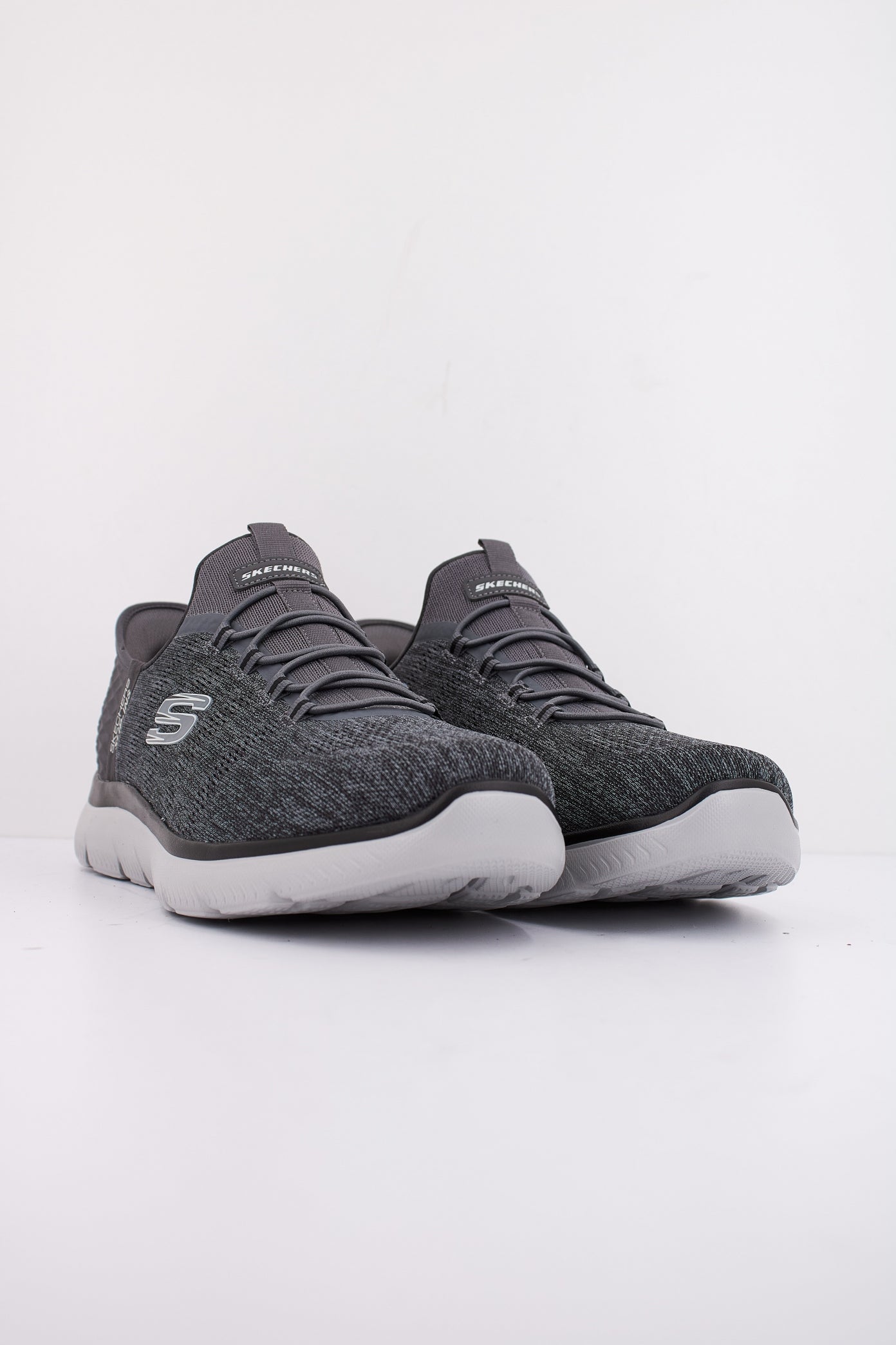 SKECHERS SUMMITS - KEY PACE en color CCBK (2)