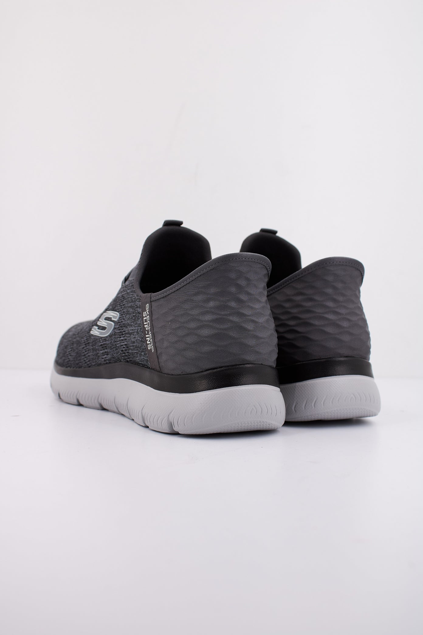 SKECHERS SUMMITS - KEY PACE en color CCBK (4)