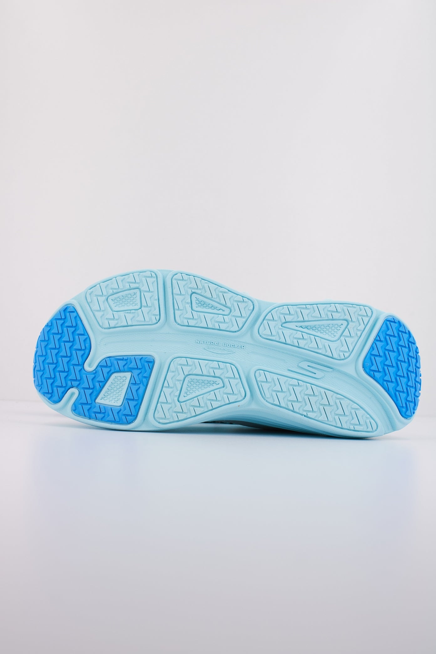 SKECHERS MAX CUSHIONING ENDEA en color WLB (5)