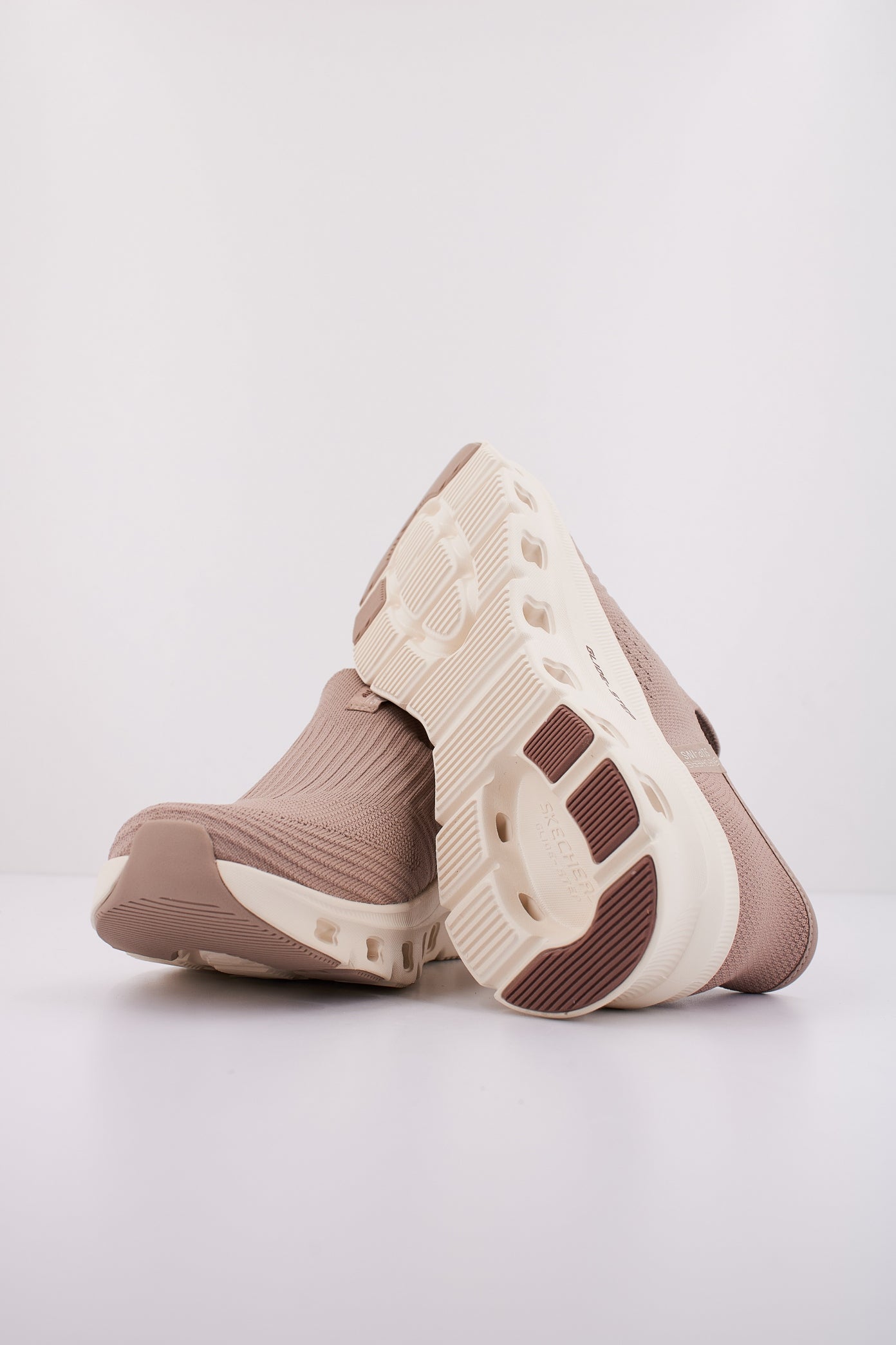 SKECHERS GLIDE STEP PRO SLIP- en color TAN (5)