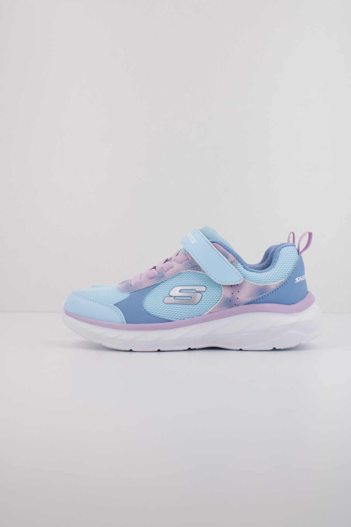 SKECHERS BOUNDLESS en color LBMT  (1)