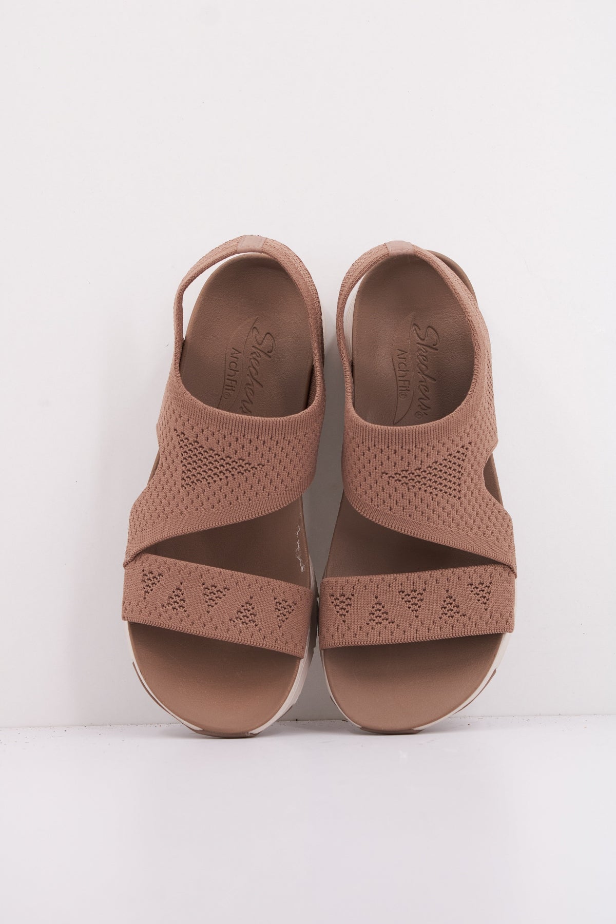 SKECHERS ARCH FIT en color MOC (3)