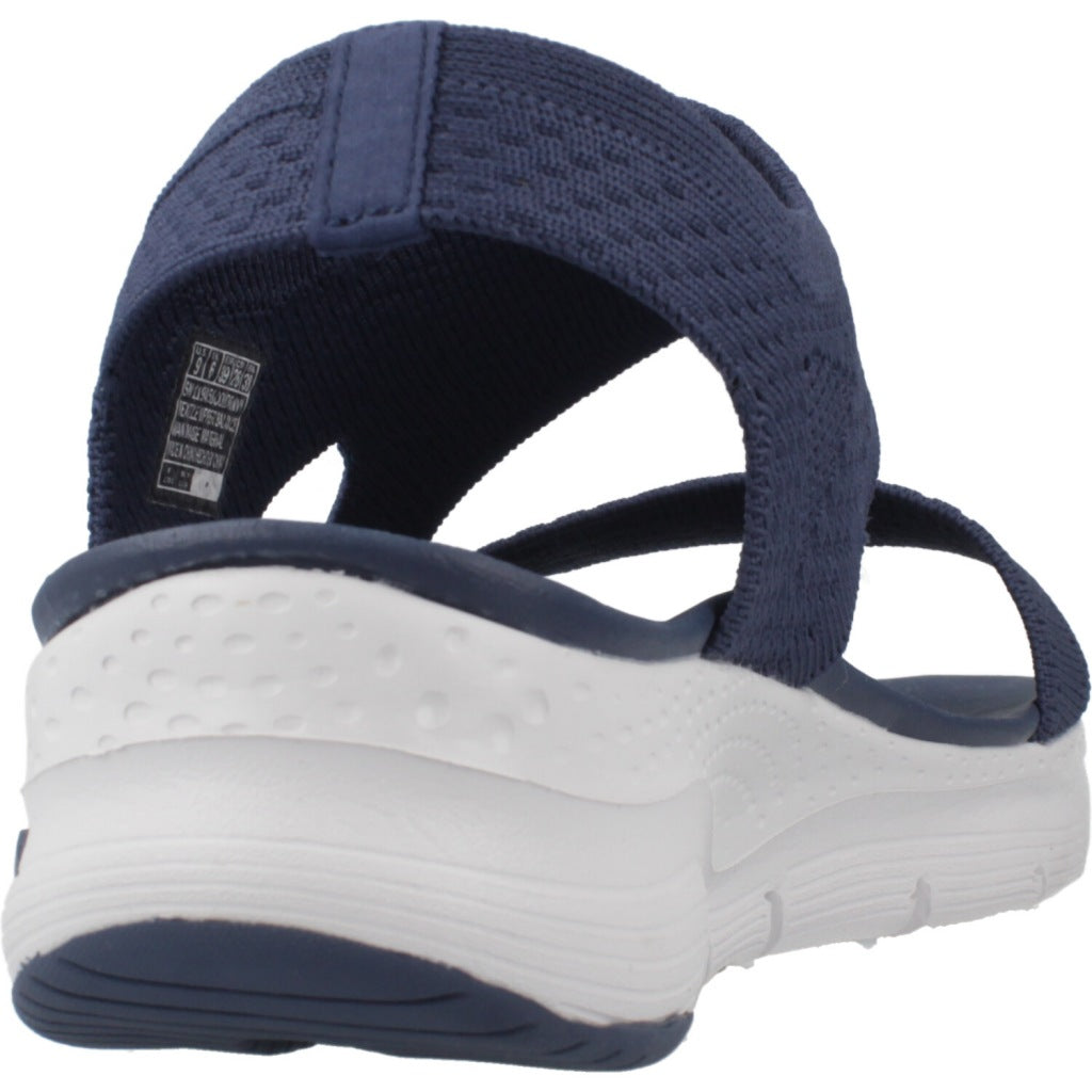 SKECHERS ARCH FIT en color NVY (3)