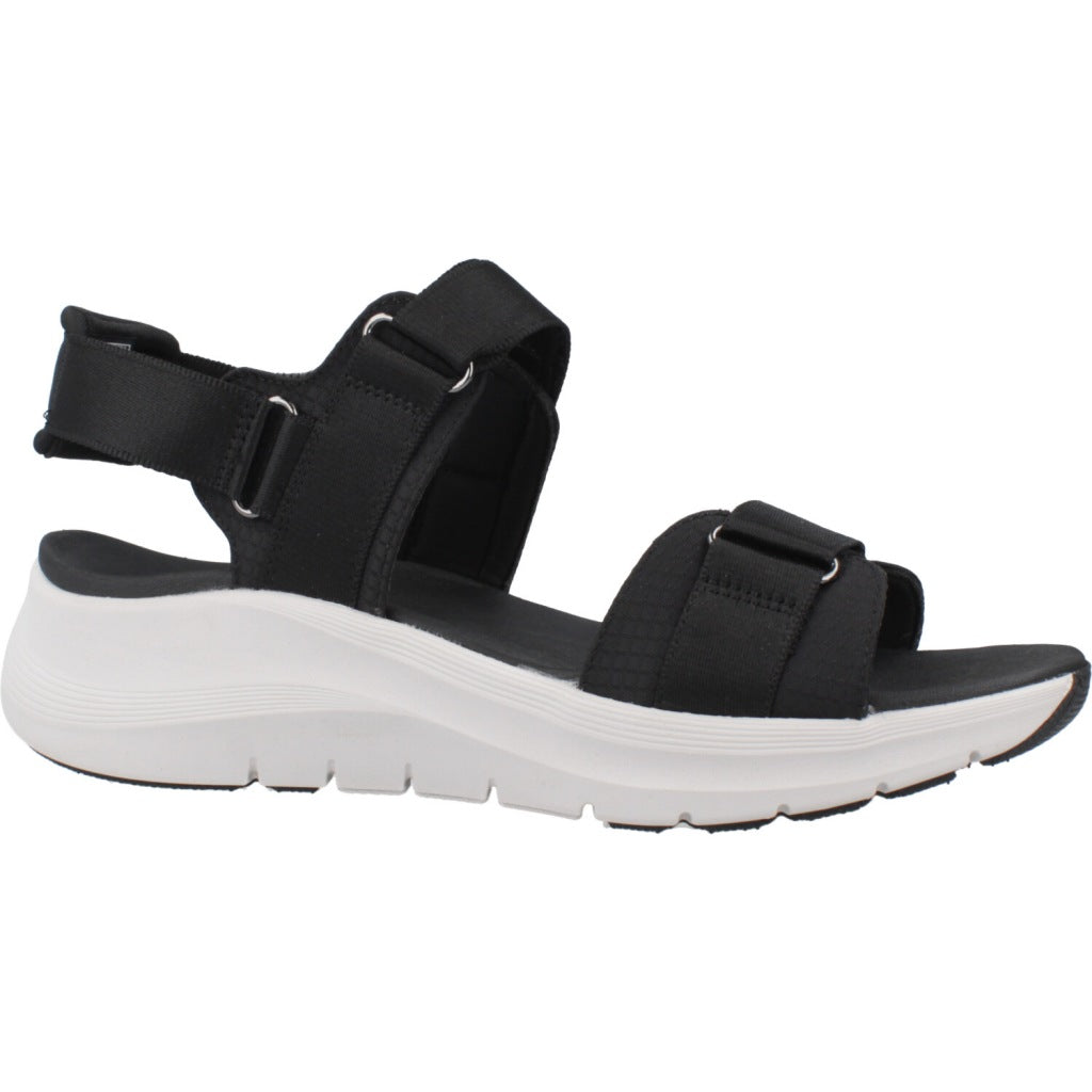 SKECHERS ARCH FIT . en color BLK  (5)