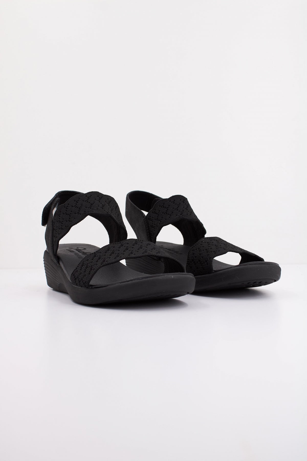 SKECHERS ARYA en color BBK  (2)